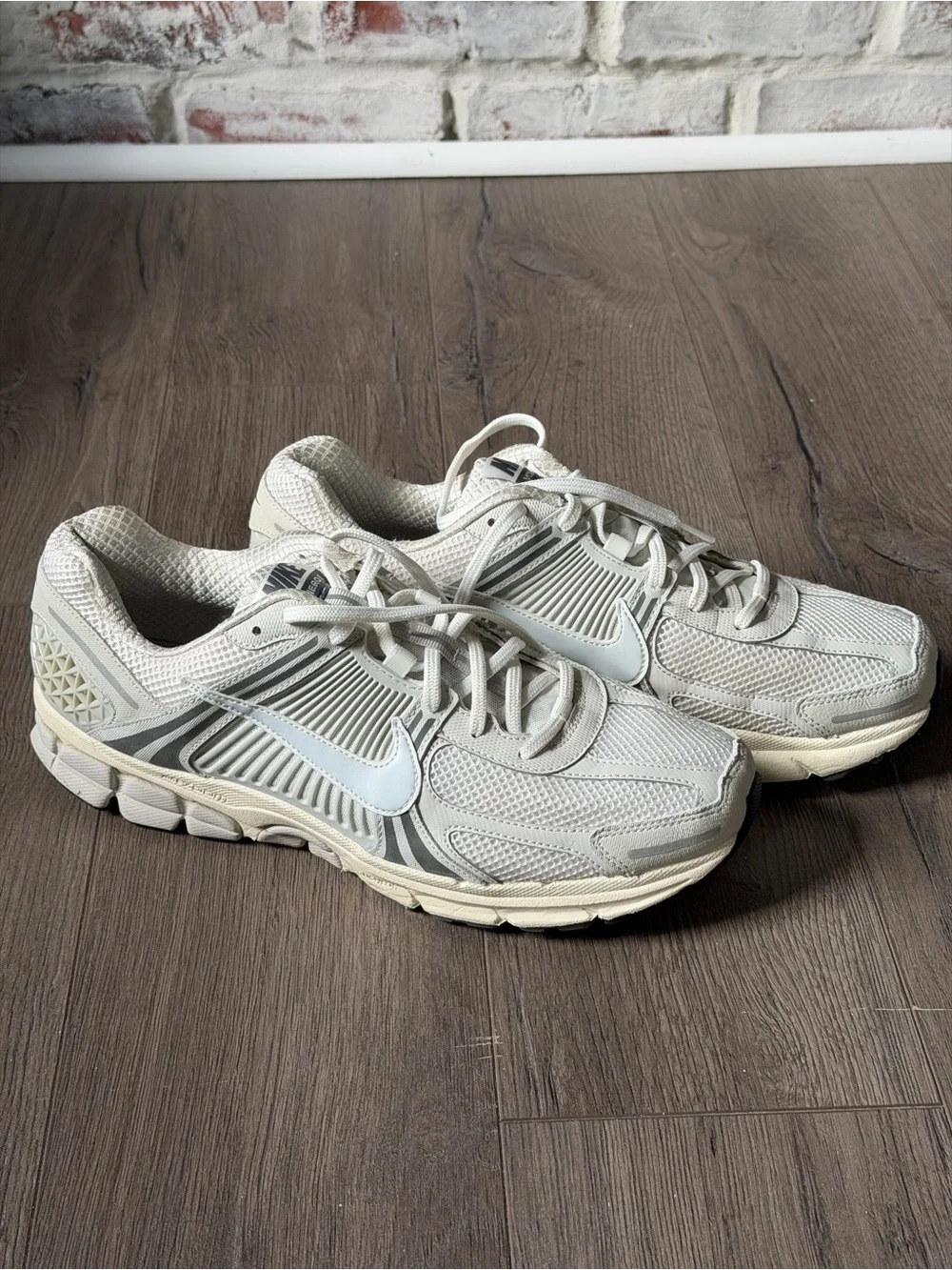 Nike Vomero 5 Men's Cream and Light Gray Sneakers- Size 12